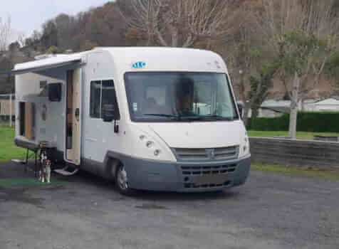 camping-car MOOVEO I716  extérieur / face avant