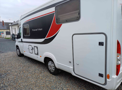 camping-car BURSTNER TRAVEL VAN 690 G   extérieur / latéral gauche