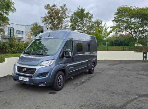 camping-car ADRIA TWIN PLUS 600 SPB FAMILY  extérieur / latéral droit