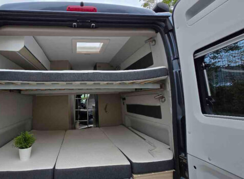 camping-car ADRIA TWIN PLUS 600 SPB FAMILY  extérieur / arrière