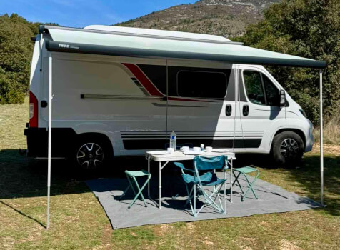 camping-car BURSTNER CAMPEO  extérieur / arrière