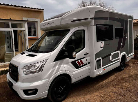 camping-car CHALLENGER 250 ETAPE EDITION  extérieur / latéral droit