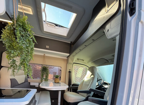 camping-car MC LOUIS MENFYS MAX    extérieur / latéral gauche