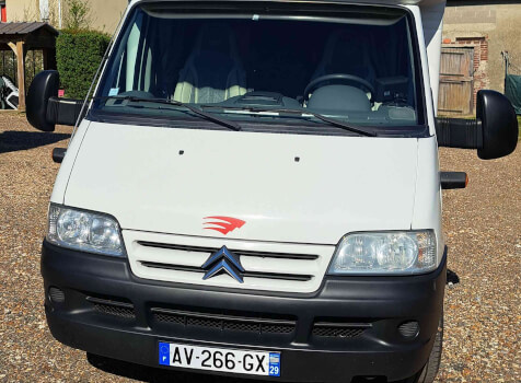 camping-car RIVIERA   extérieur / face avant