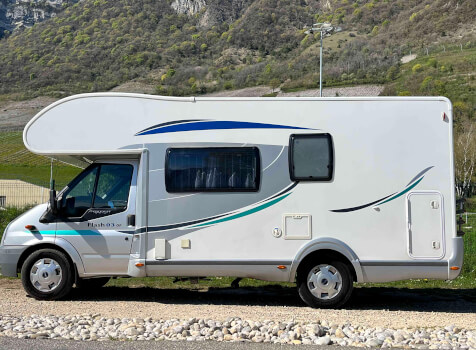 camping-car CHAUSSON FLASH 03  extérieur / latéral gauche