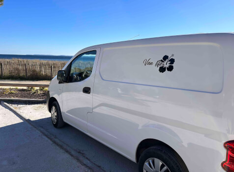 camping-car NISSAN NV200  extérieur / face avant