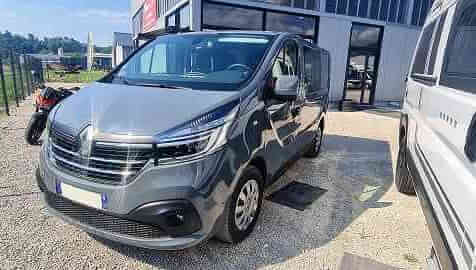 camping-car RENAULT TRAFIC  extérieur / face avant