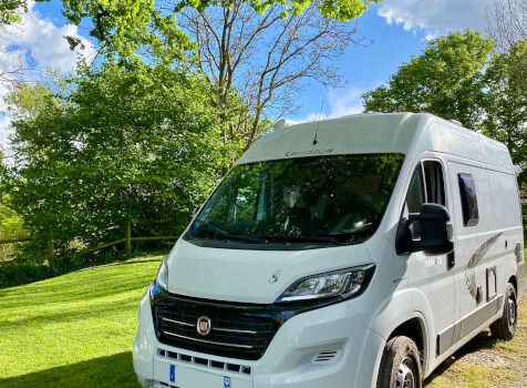 camping-car CHAUSSON TWIST  extérieur / face avant