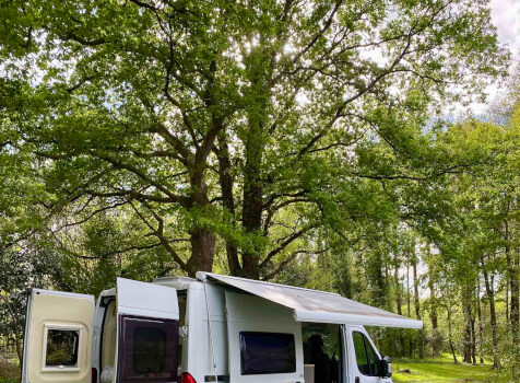 camping-car CHAUSSON TWIST  extérieur / latéral droit