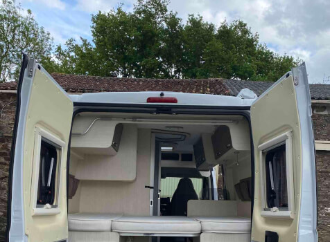 camping-car CHAUSSON TWIST  extérieur / arrière