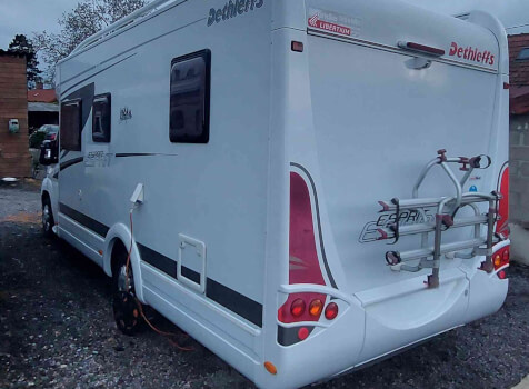 camping-car DETHLEFFS ESPRIT T 6700  extérieur / latéral gauche