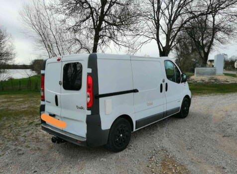 camping-car RENAULT TRAFIC 2  extérieur / arrière