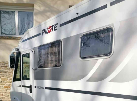 camping-car PILOTE GALAXY G 700 EMOTION   extérieur / latéral droit