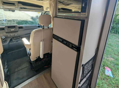 camping-car RIMOR HYGGE 5   extérieur / latéral droit