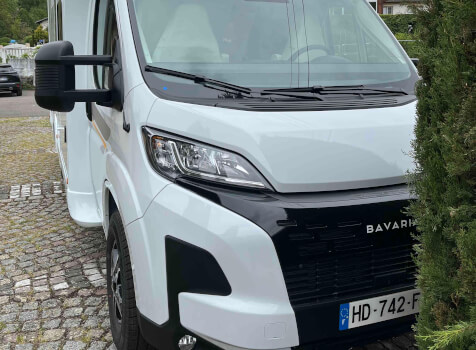 camping-car BAVARIA NOMADE T690  extérieur / face avant