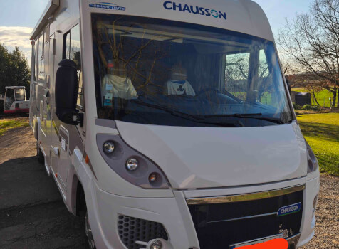 camping-car CHAUSSON EXALTIS  extérieur / face avant