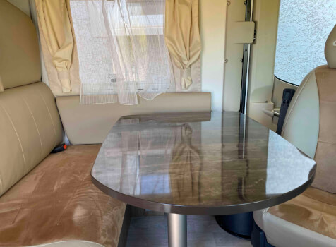camping-car CHAUSSON EXALTIS  intérieur / coin salon