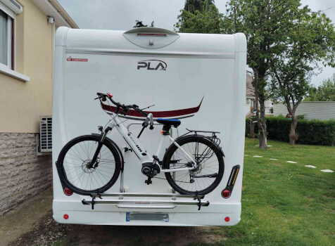 camping-car P.L.A 397  extérieur / arrière