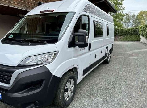 camping-car CHALLENGER V114  extérieur / latéral gauche