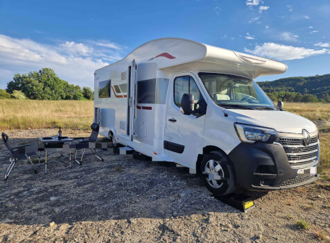 camping-car RIMOR HYGGE 66 PLUS  extérieur / face avant