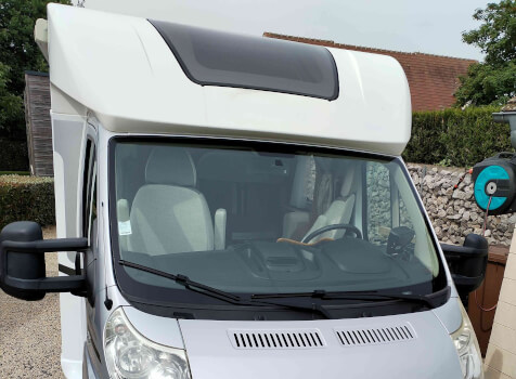 camping-car PILOTE AVENTURA  extérieur / face avant