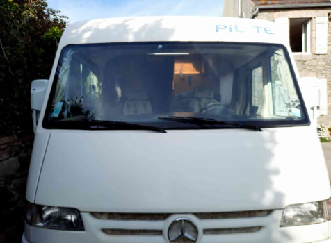 camping-car PILOTE  extérieur / face avant