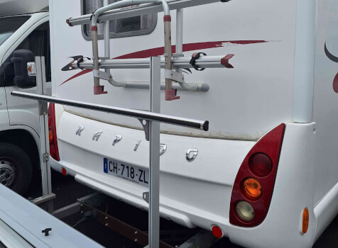 camping-car RAPIDO  extérieur / arrière