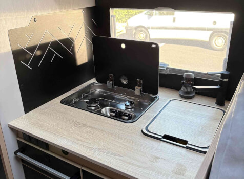 camping-car CHAUSSON 724 ETAPE LINE  intérieur  / coin cuisine
