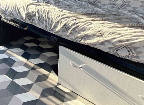 camping-car VOLKSWAGEN  intérieur / coin salon