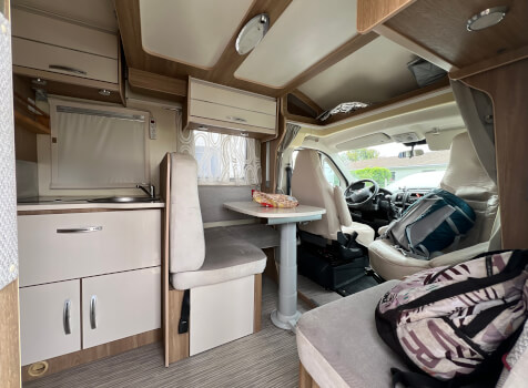 camping-car RIMOR SEAL  intérieur / coin salon