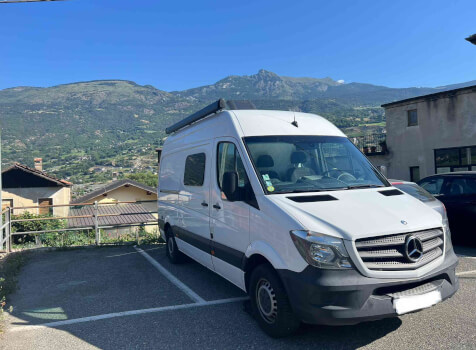 camping-car MERCEDES SPRINTER  extérieur / face avant
