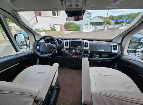 camping-car BAVARIA 746 FC NOMADE  extérieur / latéral droit