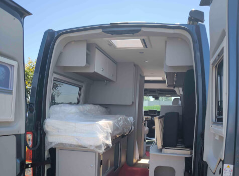 camping-car BURSTNER C621 DELPHIN LIMITED EDITION  extérieur / arrière