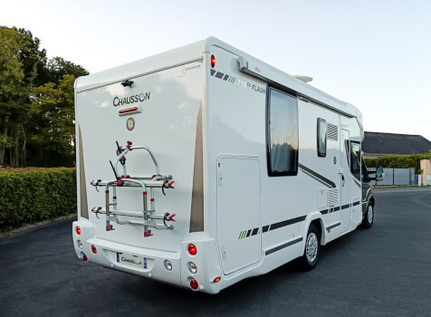 camping-car CHAUSSON FLASH 718  extérieur / arrière