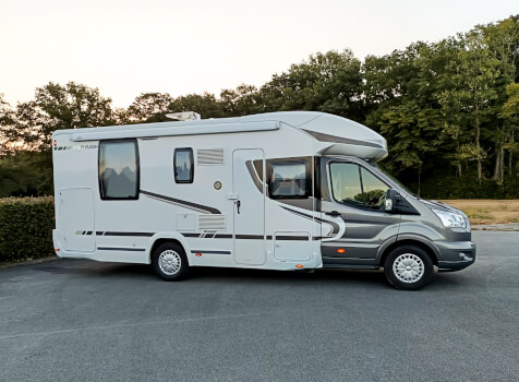 camping-car CHAUSSON FLASH 718  extérieur / latéral droit