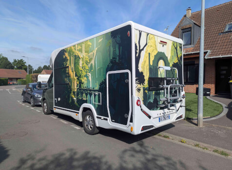 camping-car BENIMAR T 483  extérieur / arrière