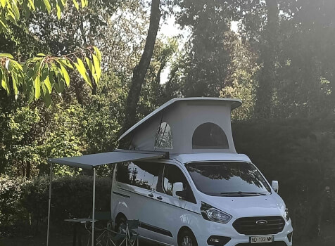 camping-car LAIKA KOSMO LK5001  extérieur / face avant