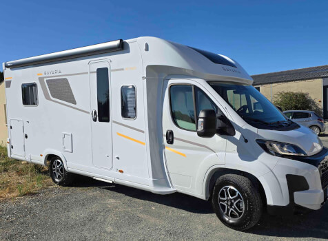 camping-car BAVARIA T 720  extérieur / latéral gauche