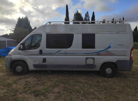 camping-car ADRIA MOBIL ADRIATIK  extérieur / latéral gauche