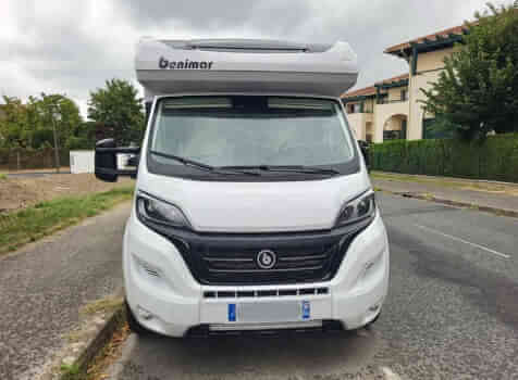 camping-car BENIMAR TESSORO 483   extérieur / face avant