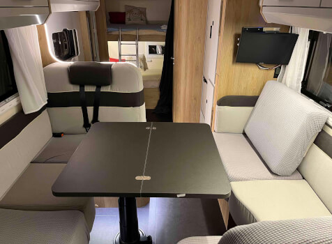 camping-car ROLLER TEAM ZEFIRO 274 TL  intérieur / coin salon