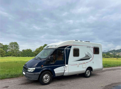 camping-car HYMER ERIBA VAN 546  extérieur / latéral gauche