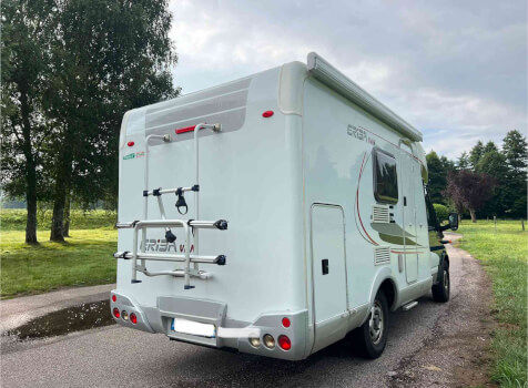 camping-car HYMER ERIBA VAN 546  extérieur / arrière