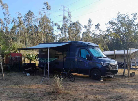 camping-car CHAUSSON S 697   extérieur / face avant