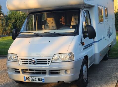 camping-car ADRIA MOBIL ADRIATIK  extérieur / face avant