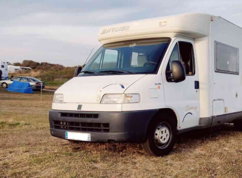 camping-car HYMER SWING  extérieur / latéral gauche