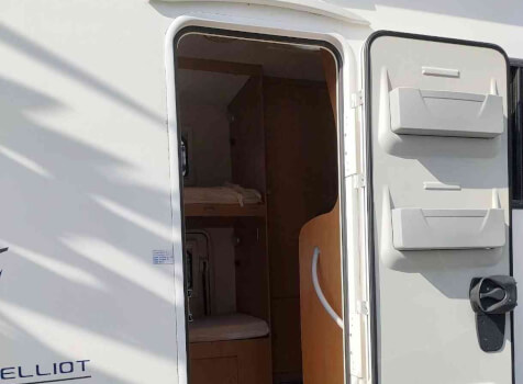 camping-car CI ELLIOT 40 MAXI  extérieur / latéral droit