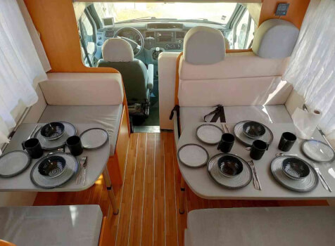 camping-car CI ELLIOT 40 MAXI  intérieur / coin salon