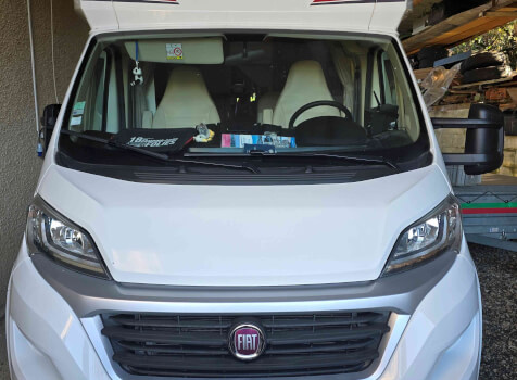 camping-car RIMOR SEAL 68P PLUS  extérieur / face avant