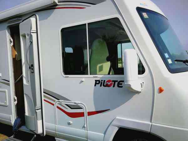 camping-car PILOTE 690 AVENTURA 